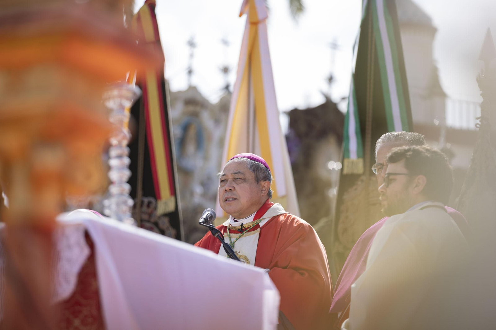 El Rocio 2023: Imágenes de la misa Pontifical del Domingo de Pentecostés