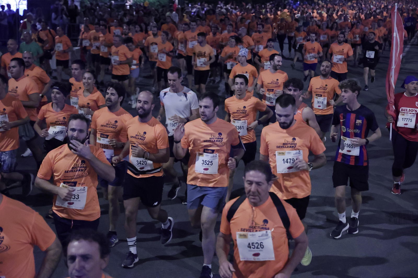 Búscate en la Carrera Nocturna de Sevilla (3)