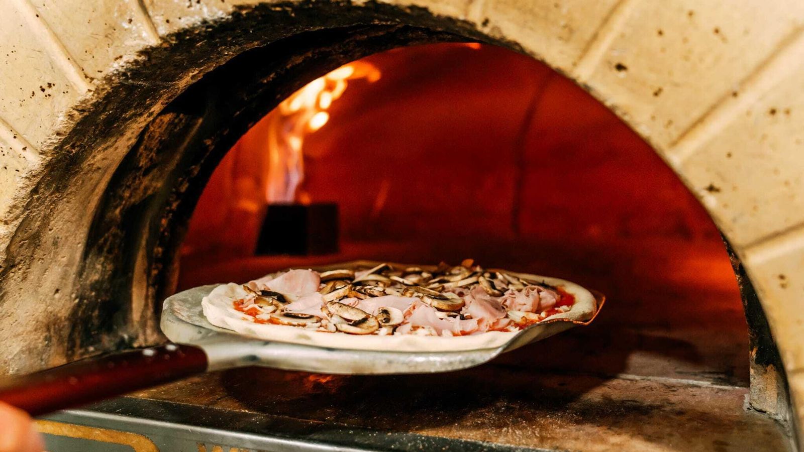 Cuentan con un auténtico horno de leña