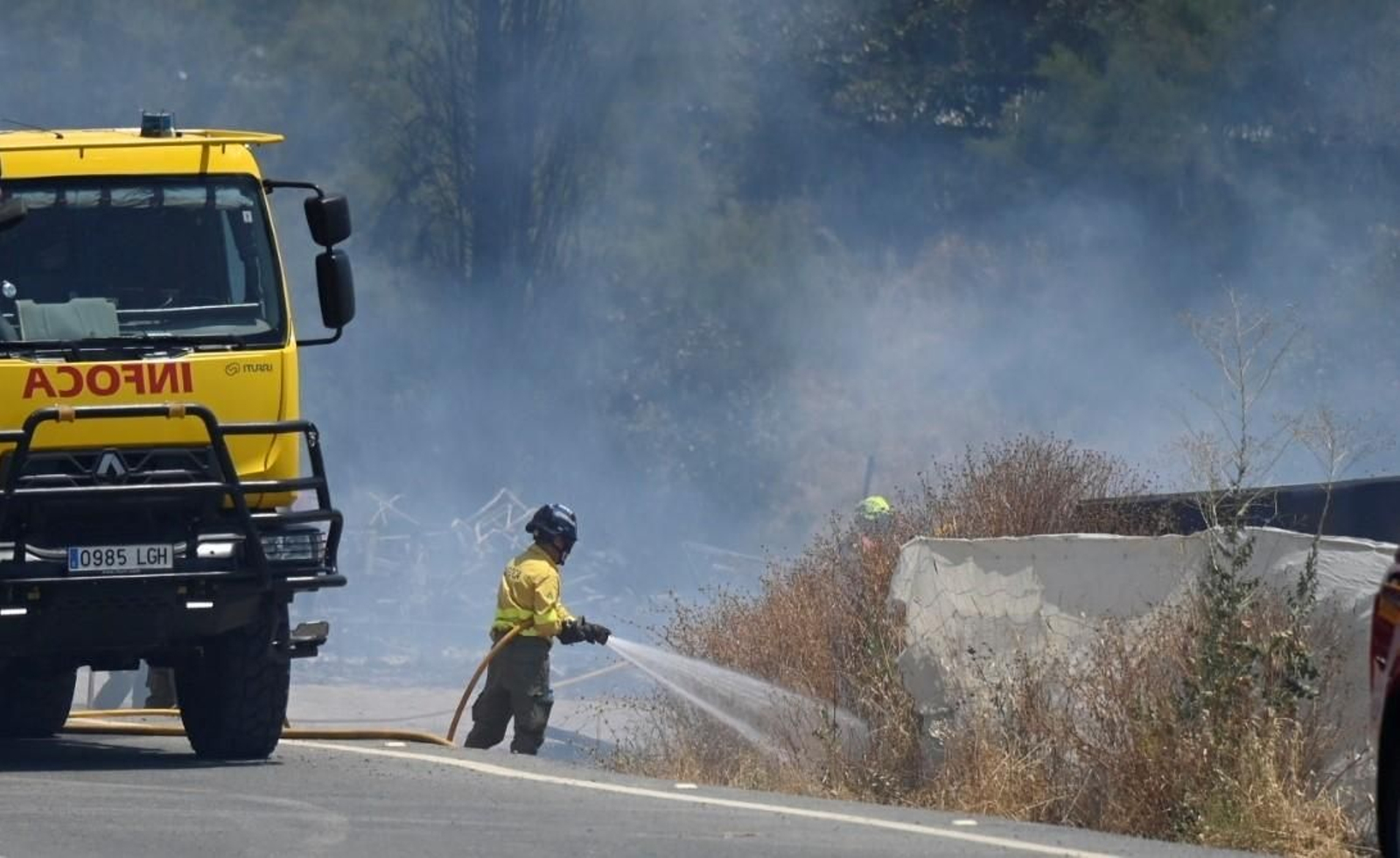 Las imágenes del incendio junto al Carrefour Zahira