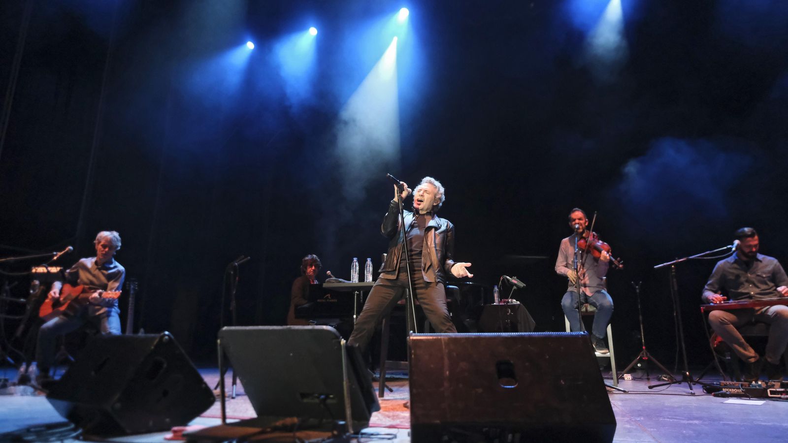 Un momento del concierto de Miguel Ríos en Córdoba.