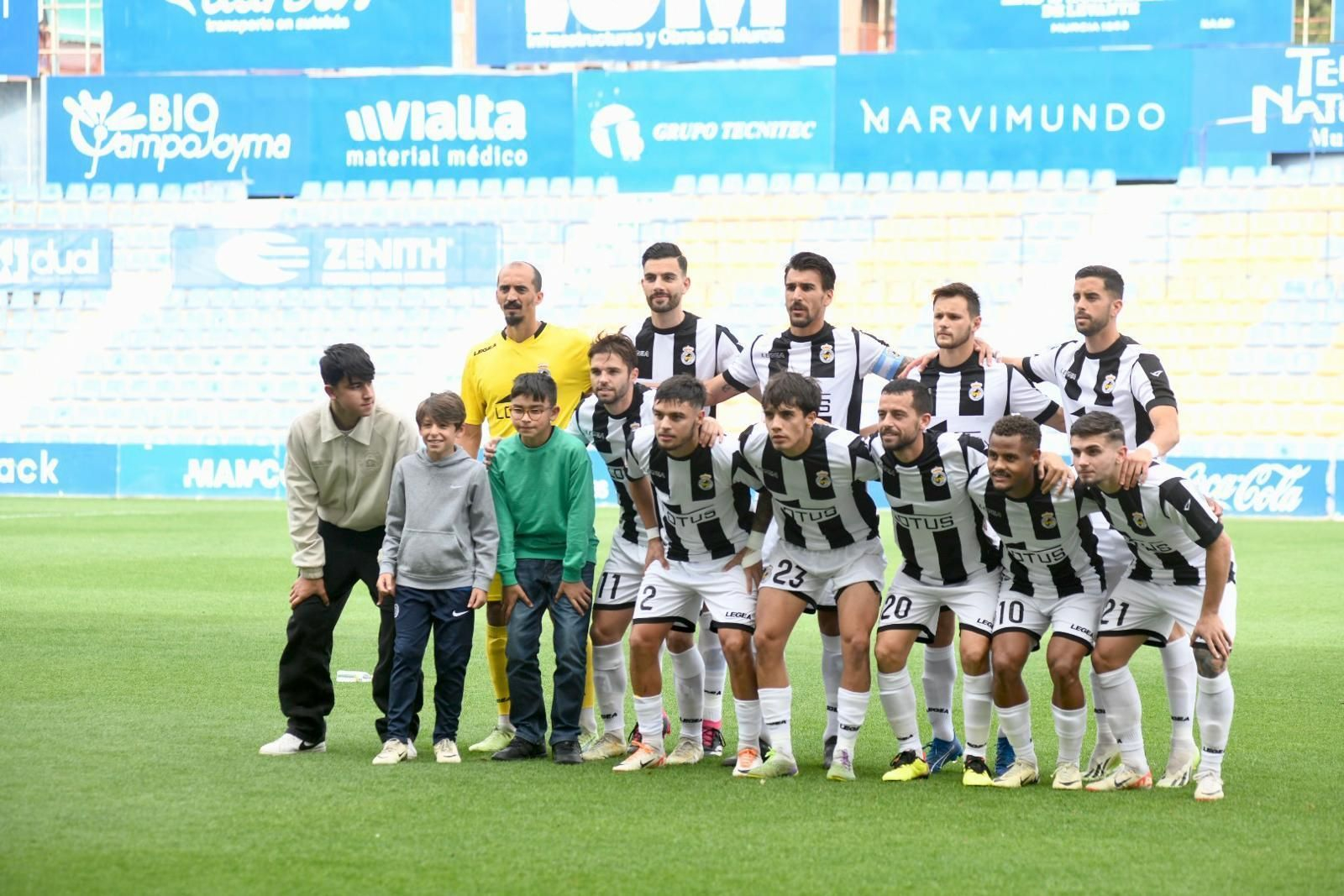 Once inicial de la Balona en su visita al UCAM Murcia