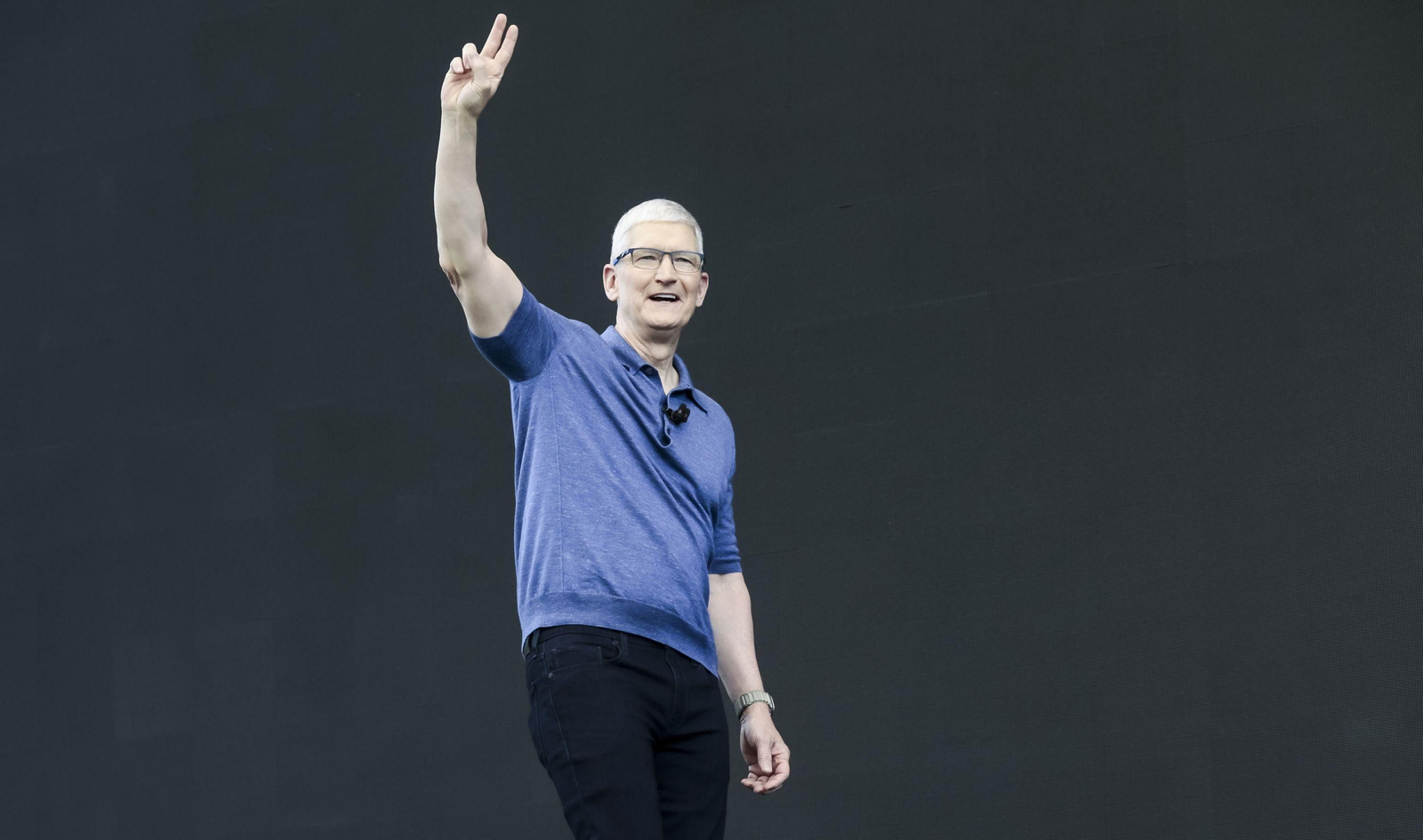 Tim Cook, consejero delegado de Apple, en la conferencia de desarrolladores WWDC24