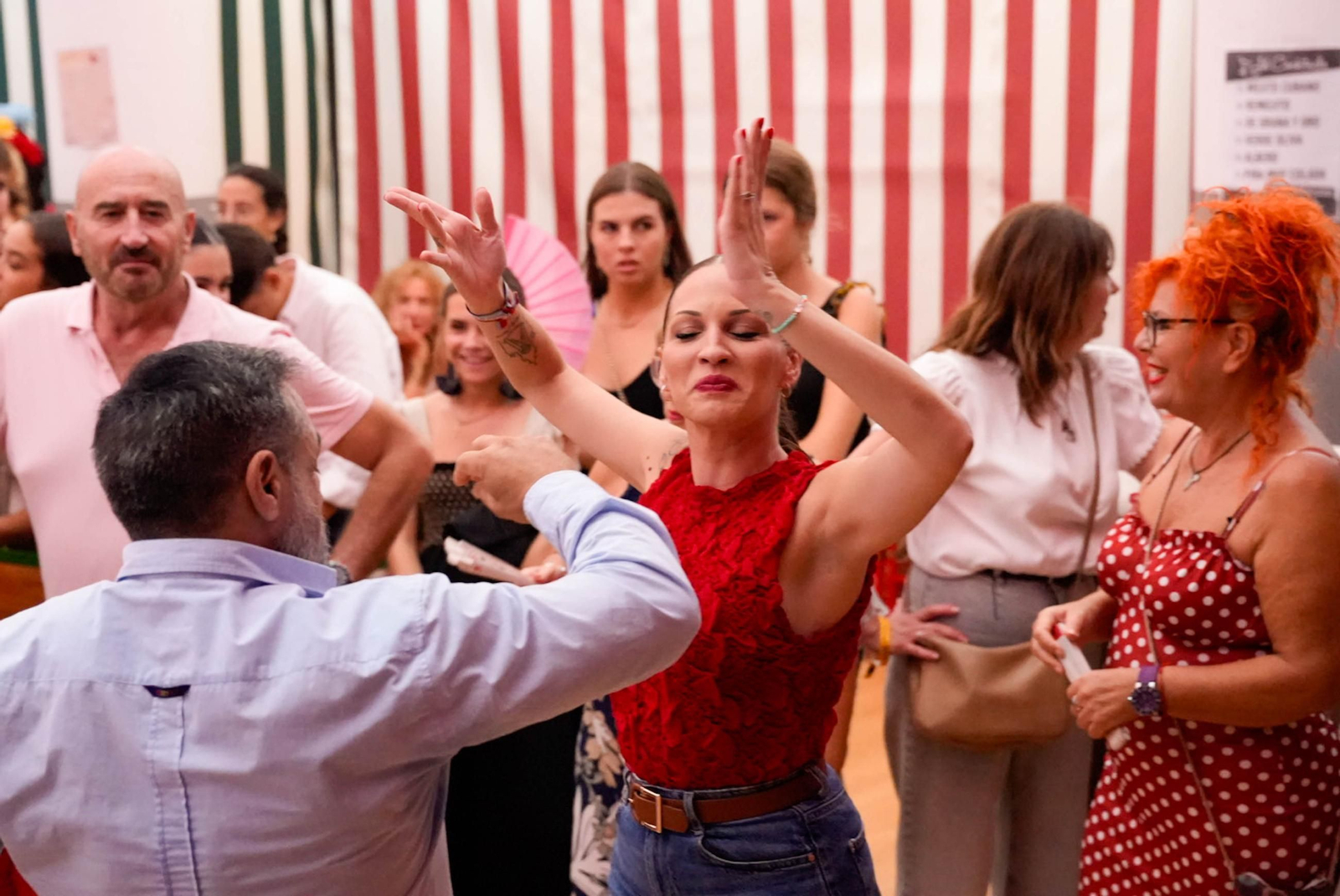Así bailan en el concurso de sevillanas de La Lola de la fería de Almería