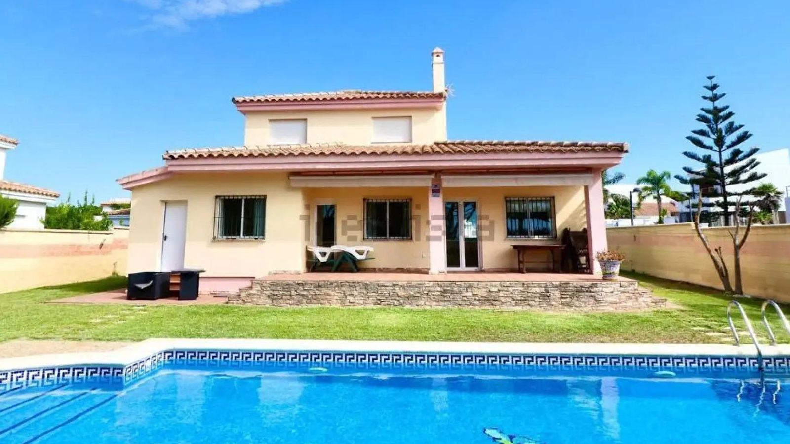 Imagen exterior de la vivienda del cantante Lucas González.