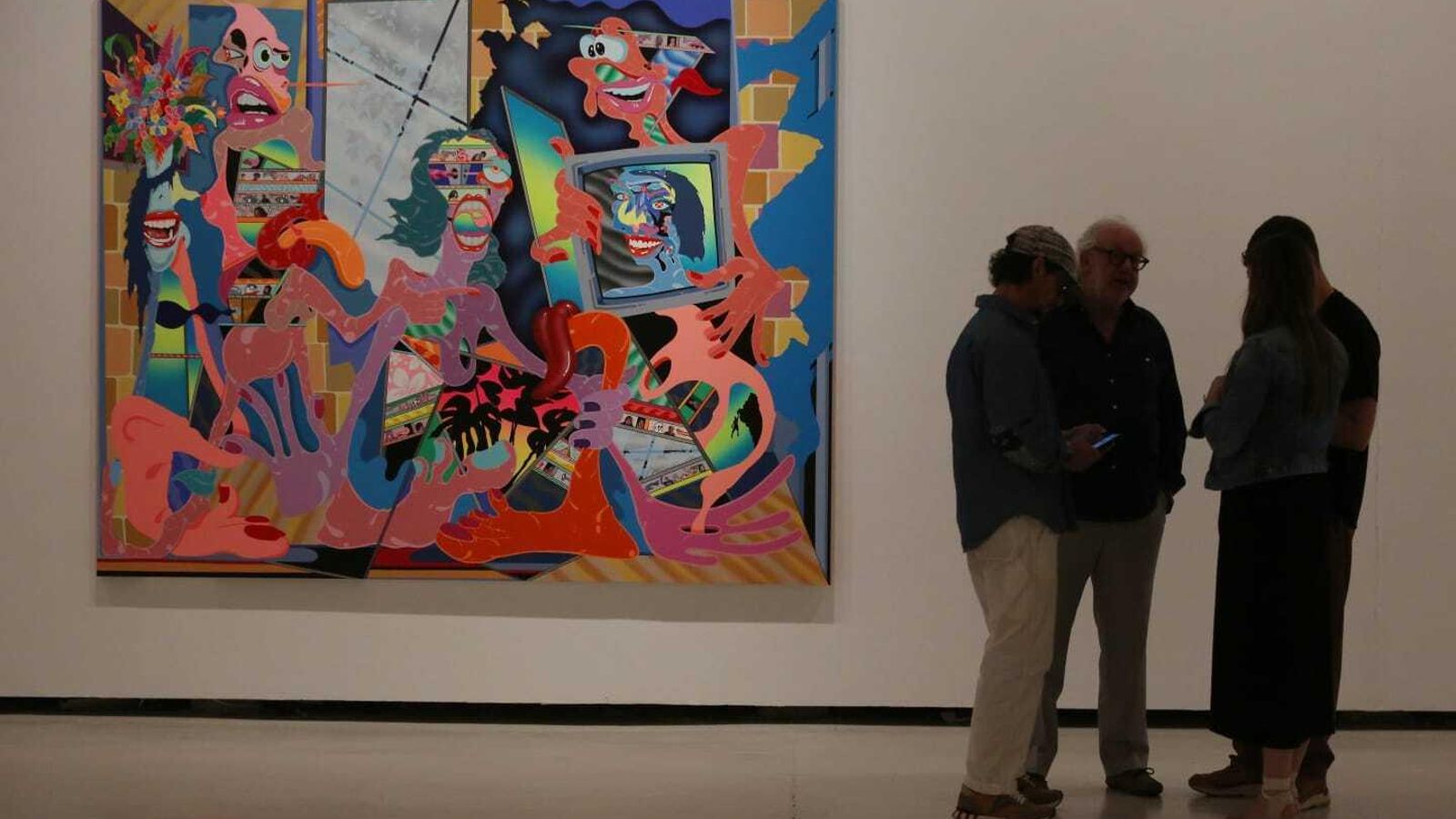 Parker y Francés junto a una de las obras de la muestra.