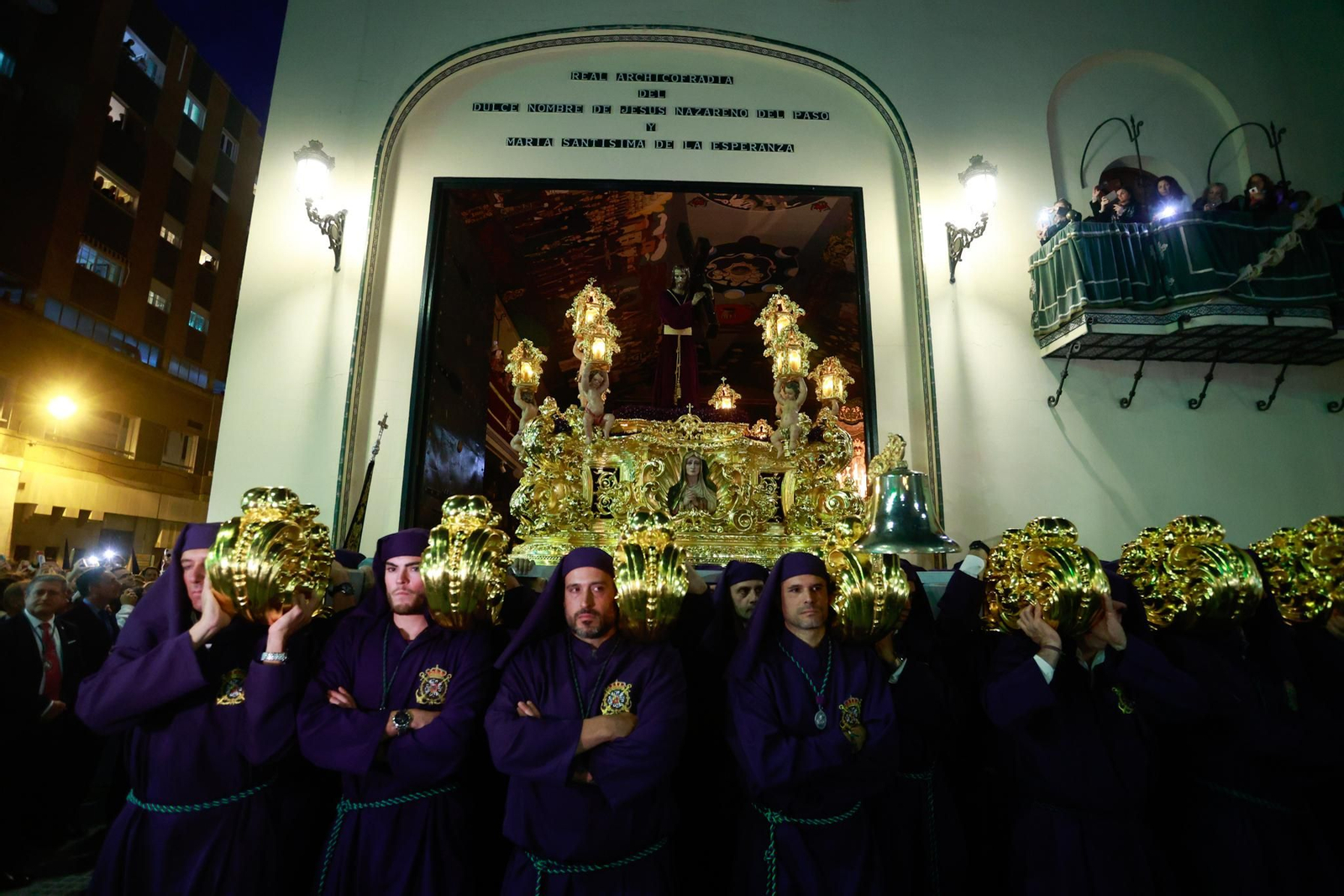 La Esperanza en la noche del Jueves Santo de Málaga, en imágenes
