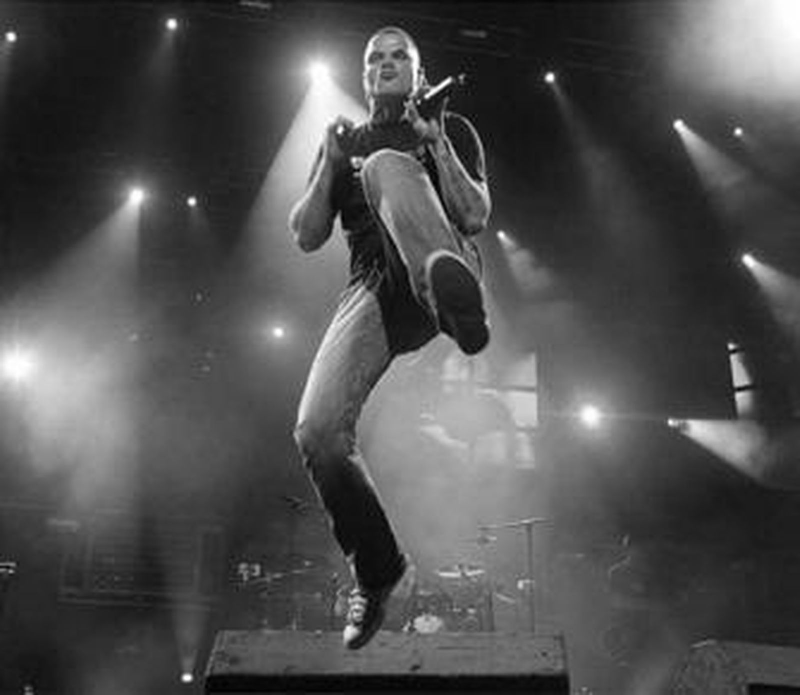 Dani Martín, en plena actuación del grupo madrileño.