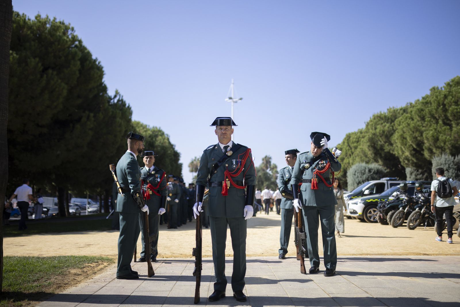 Imágenes de los actos de celebración de la festividad de la patrona de la Guardia Civil, la Virgen del Pilar.