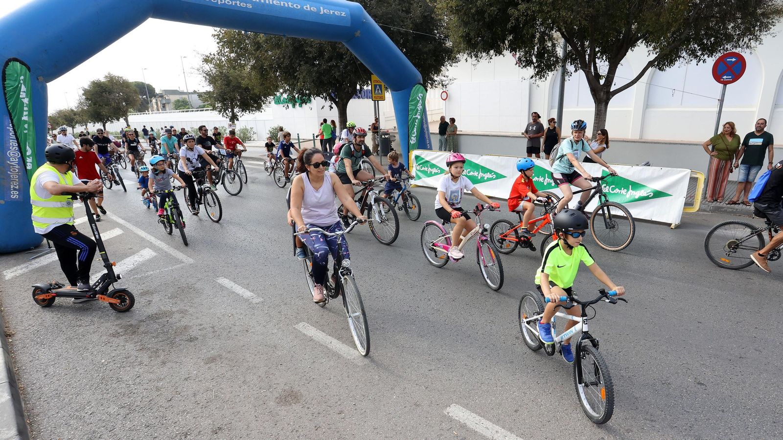 Búscate en el Día de la Bici Amistad por Jerez