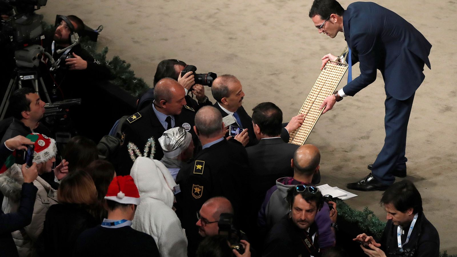 Las liras donde se guardan las bolas del sorteo de Navidad