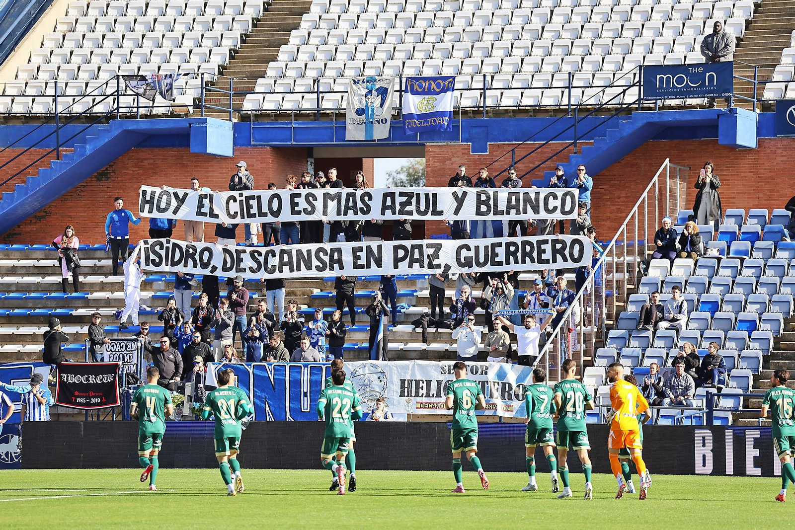 Búscate en las gradas en el Nuevo Colombino en el Recreativo de Huelva - Atlético Antoniano