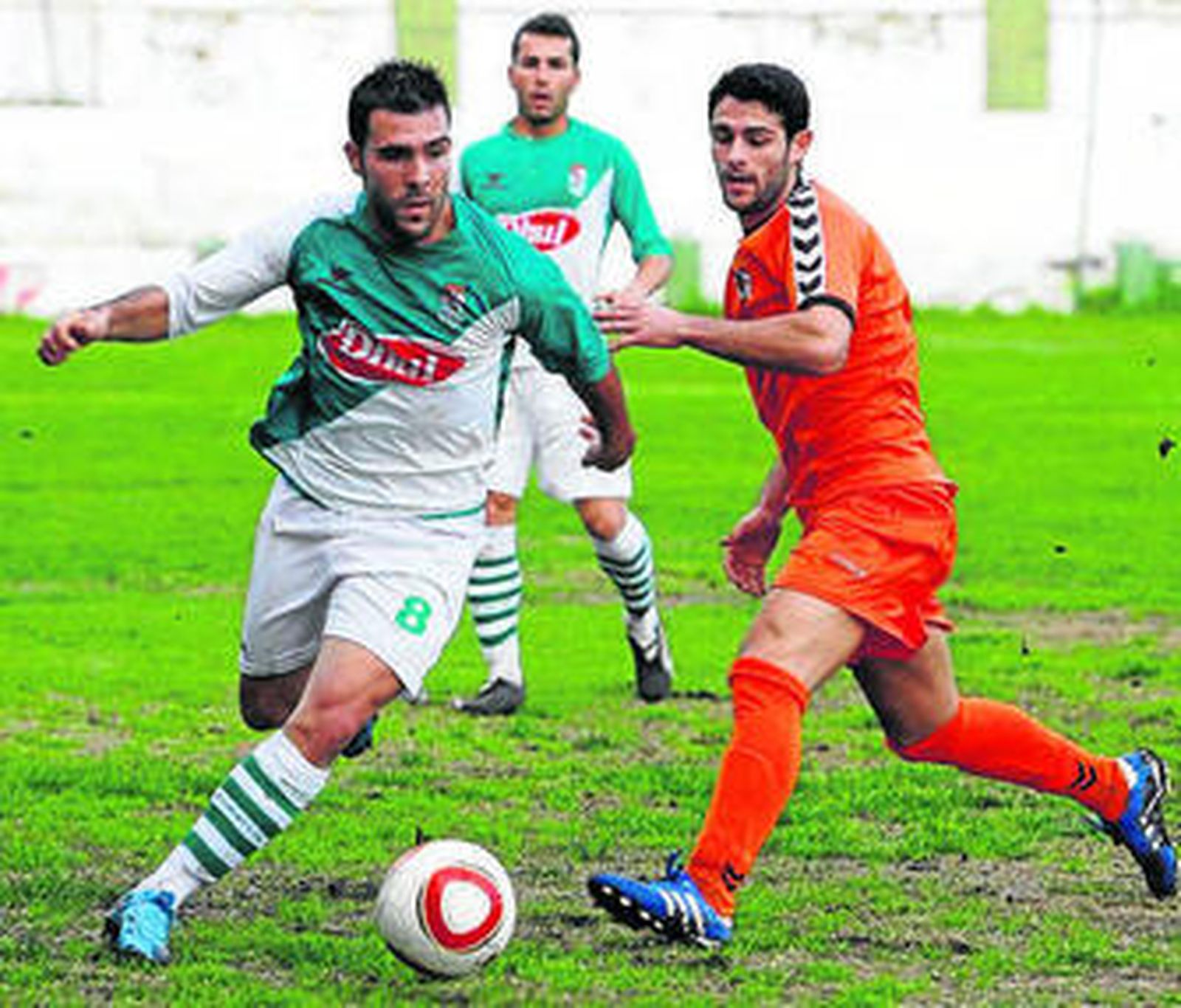 Selu se marcha en velocidad de un jugador del Mairena.