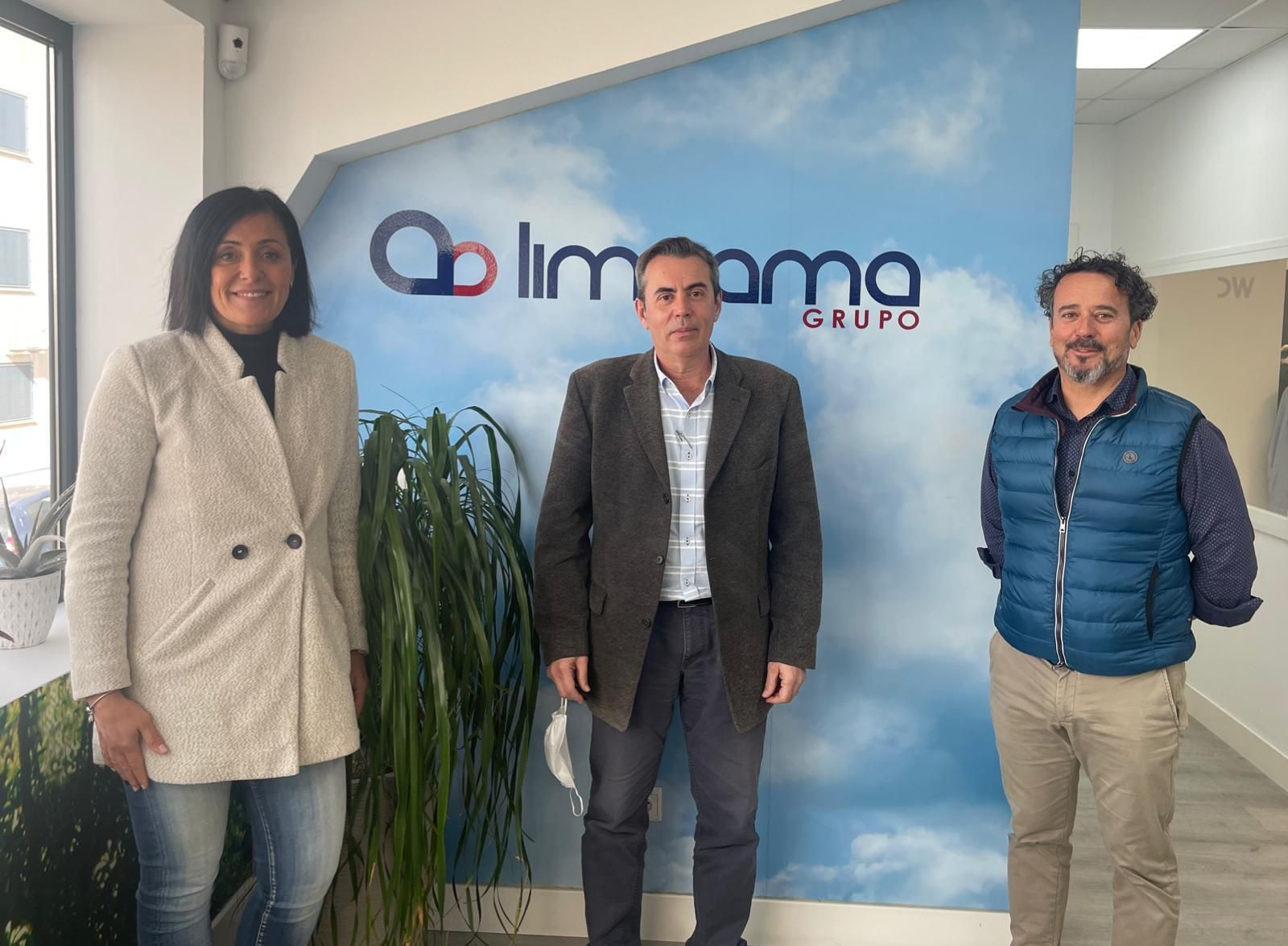 Firma del acuerdo entre el Costa del Sol Málaga y el Grupo Limsama.