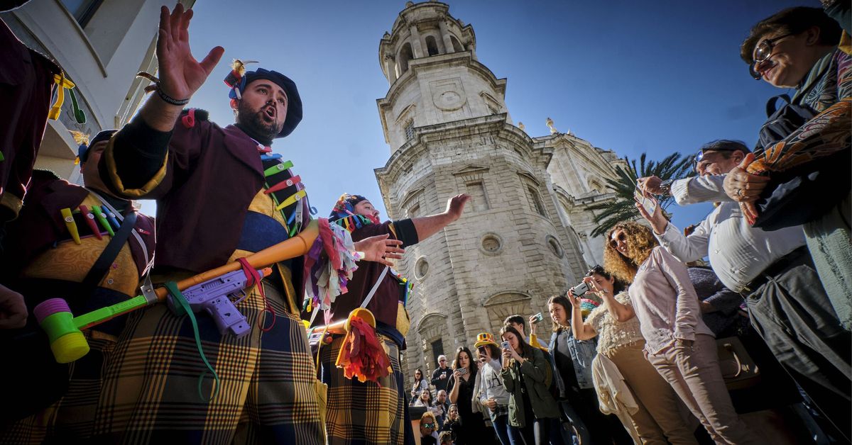 Baja la previsión de ocupación hotelera durante el Carnaval de Cádiz respecto a 2025