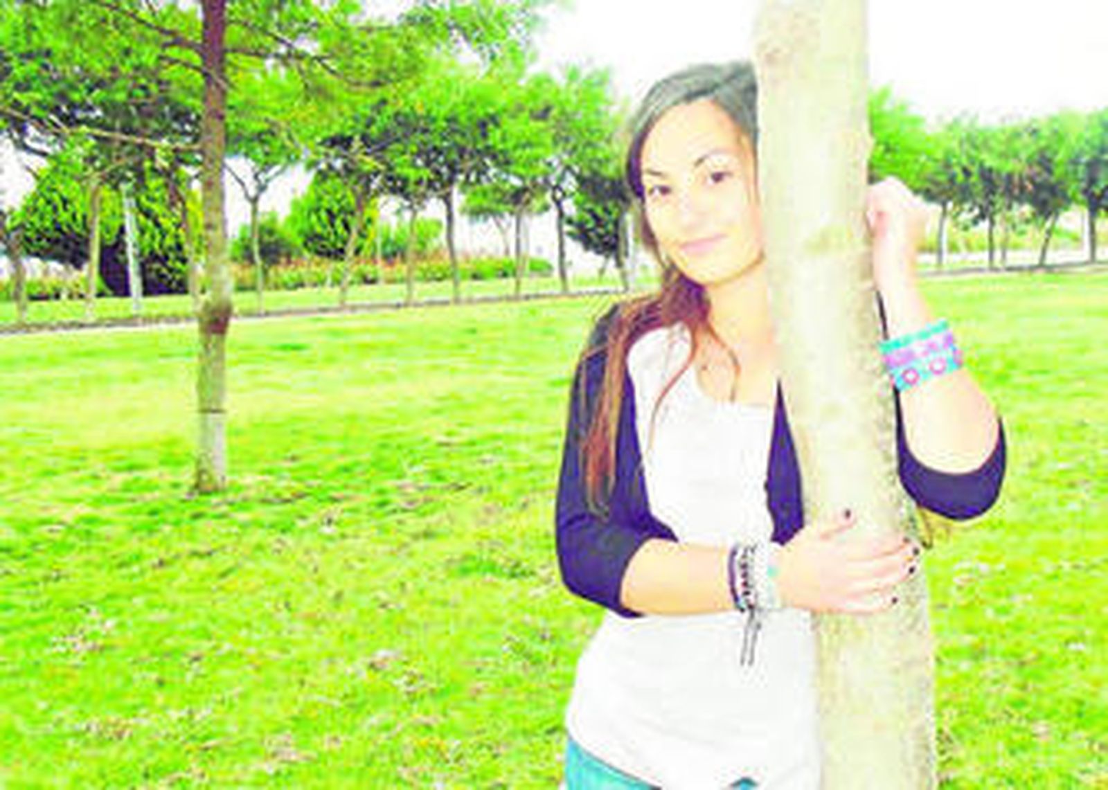 Paula Chacón ha escrito su primera novela 'Zombies Flukatsaw'.