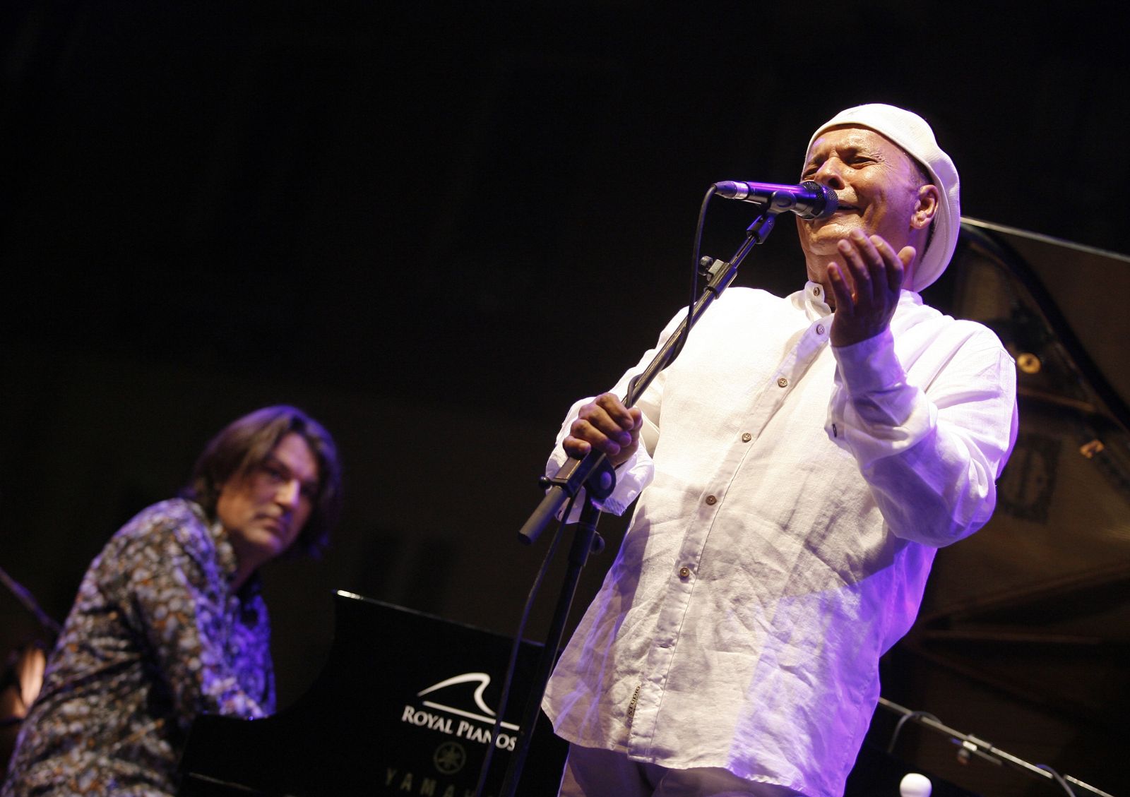 El Pele, con Dorantes al piano, en una de sus muchas actuaciones juntos.