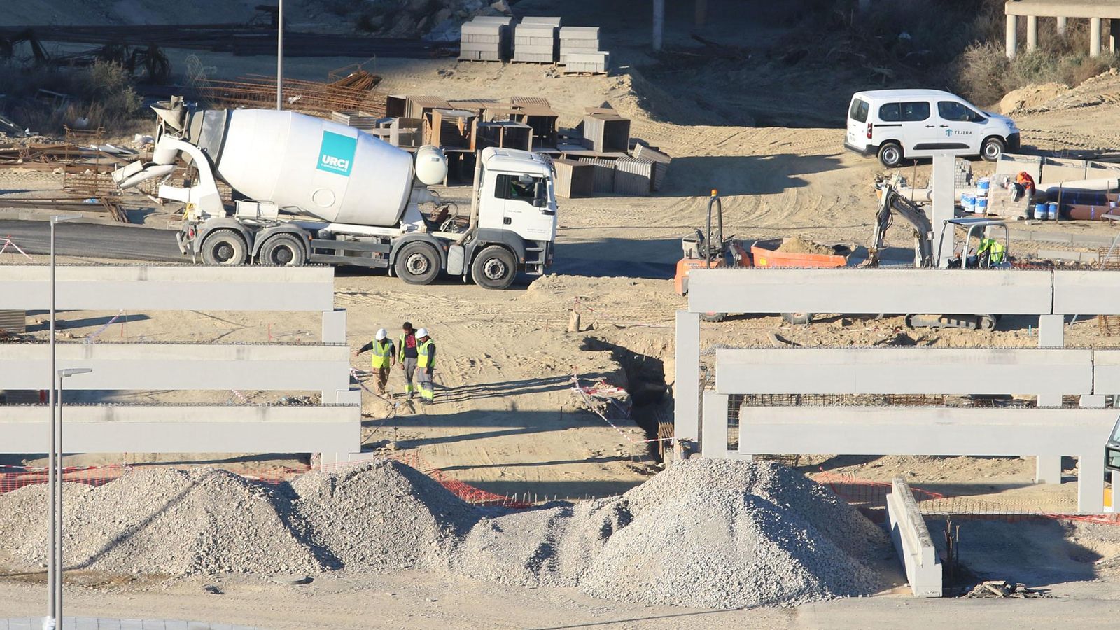 Obras para el nuevo parque comercial en Huércal de Almería