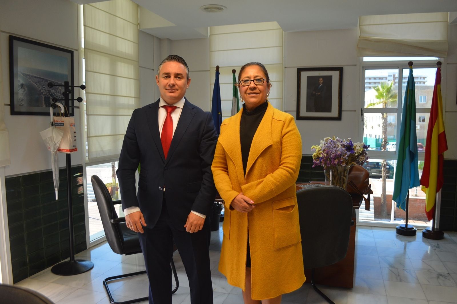 Juan Pedro Benítez y Aurora Águedo, en la firma del convenio