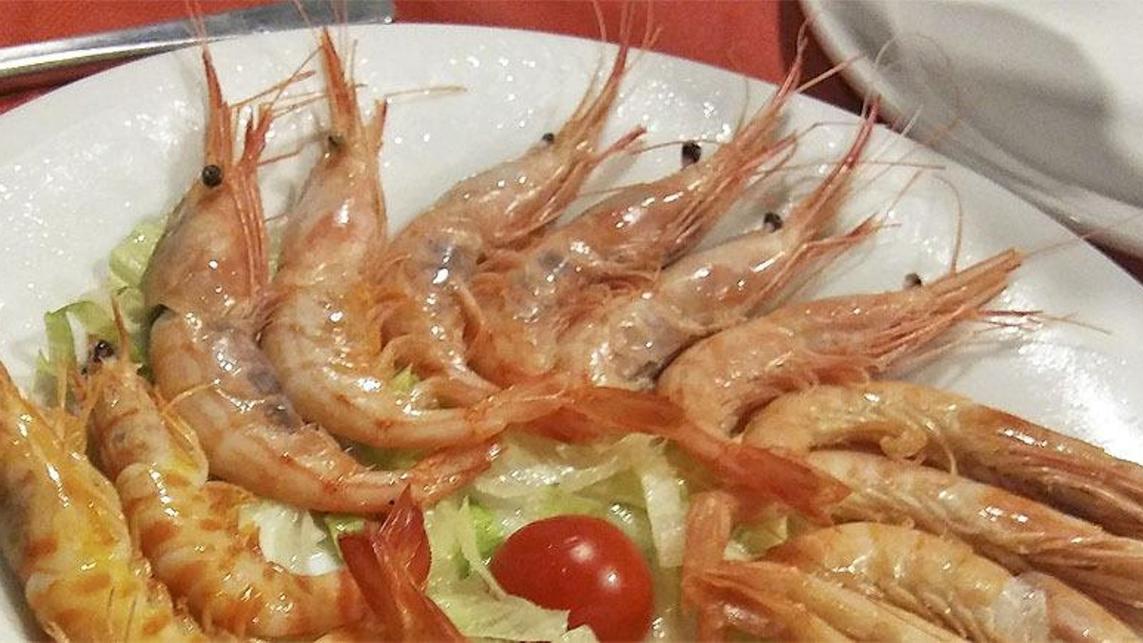 Surtido de marisco «para pelar» en Casa El Pengue de Bornos.