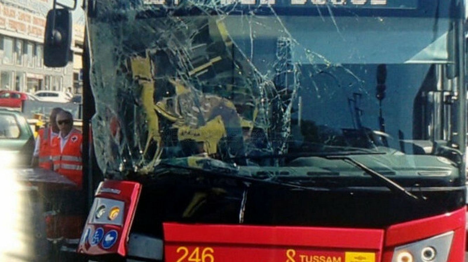 Estados del frontal del autobús implicado en uno de los choques.