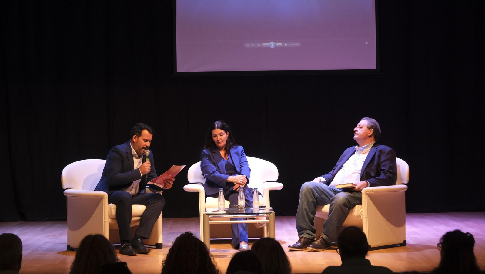 Las imágenes del Diario de los Libros con la escritora Rosario Raro