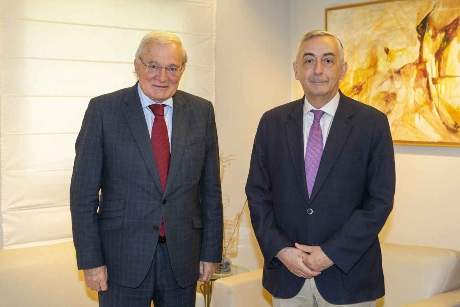 Manuel Azuaga, presidente de Unicaja Banco,  y Carlos Ocaña, director general de Funcas.