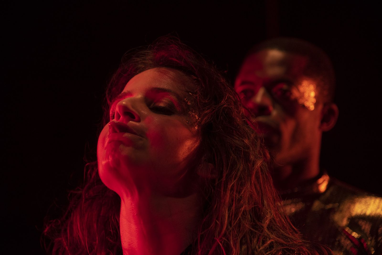 'Oro negro', el solo acompañado de Poliana Lima.