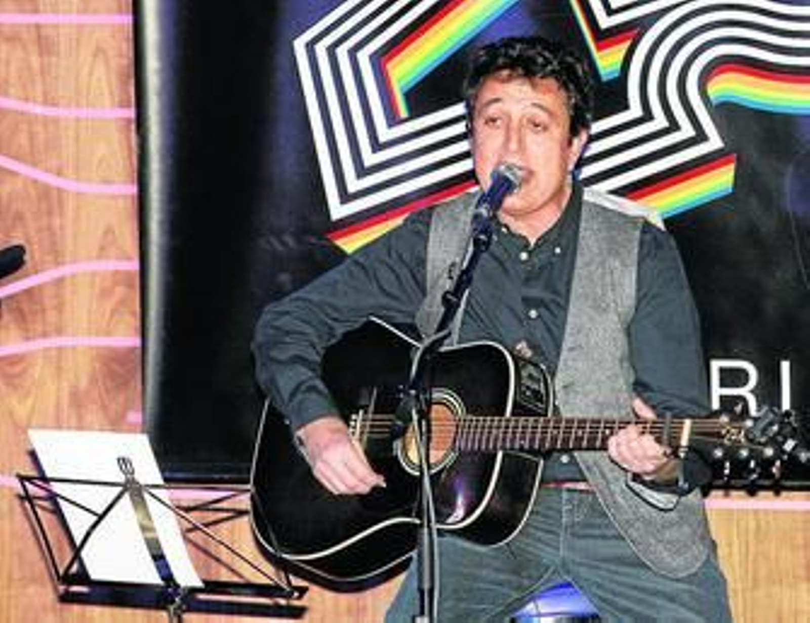 Manolo García, en un concierto acústico de presentación de su gira 'Los días intactos'.
