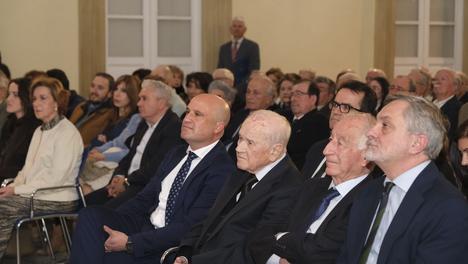 Las fotografías de la entrega del Escudo de Oro de la Provincia al Doctor Francisco Ortega Viñolo