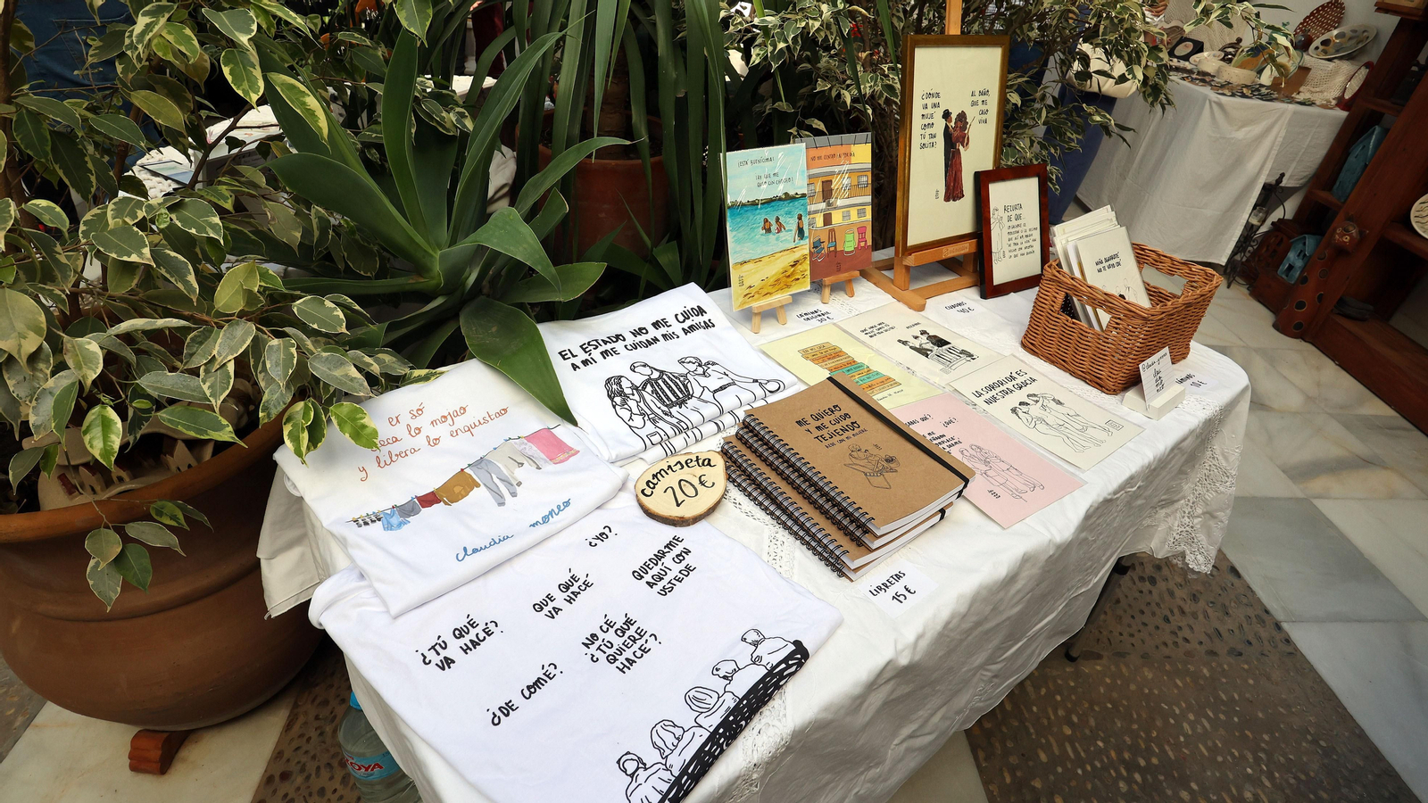 Muestra de artesanía solidaria a beneficio de la protectora No Me Abandones en Jerez