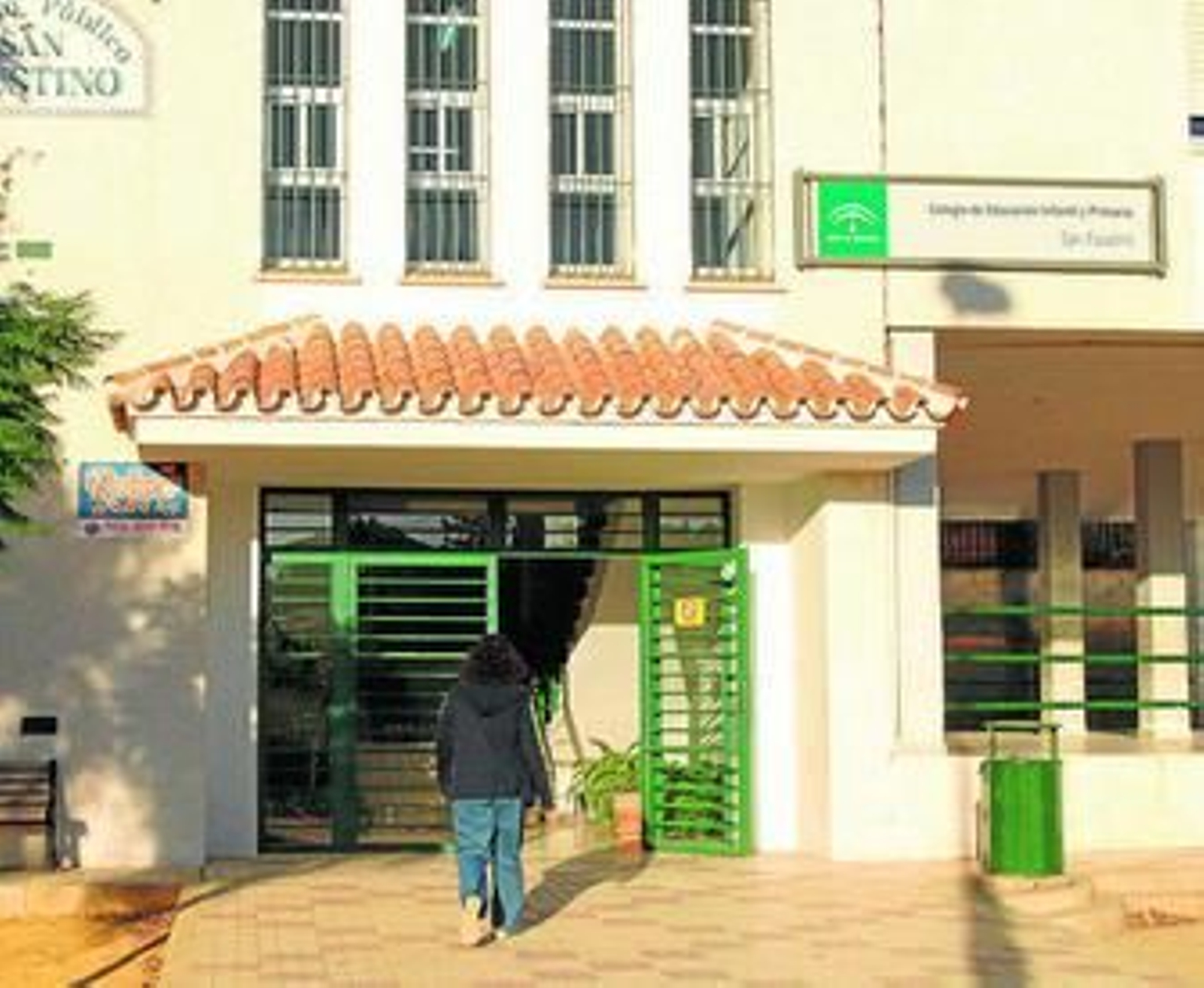 Entrada del colegio San Faustino.