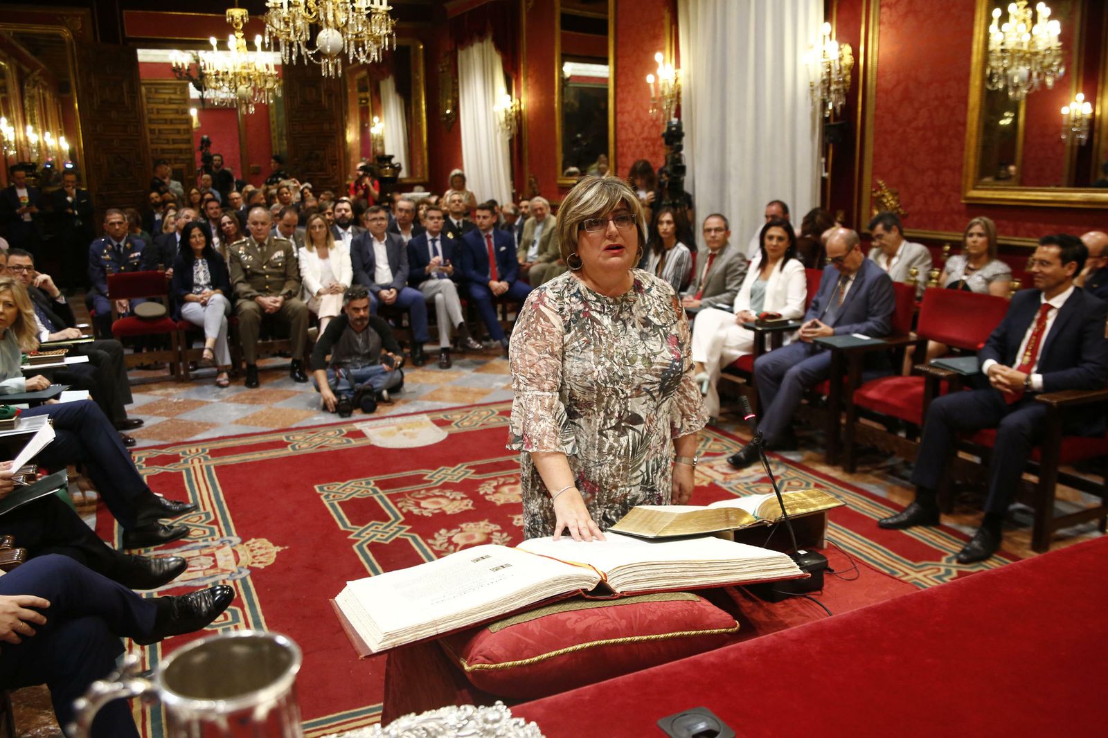 Las imágenes de la jornada de constitución del Ayuntamiento de Granada