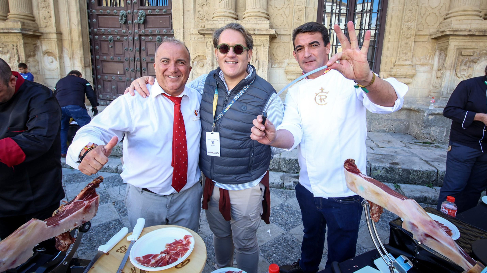 Cortadores de jamón solidarios con lo Reyes Magos de Jerez