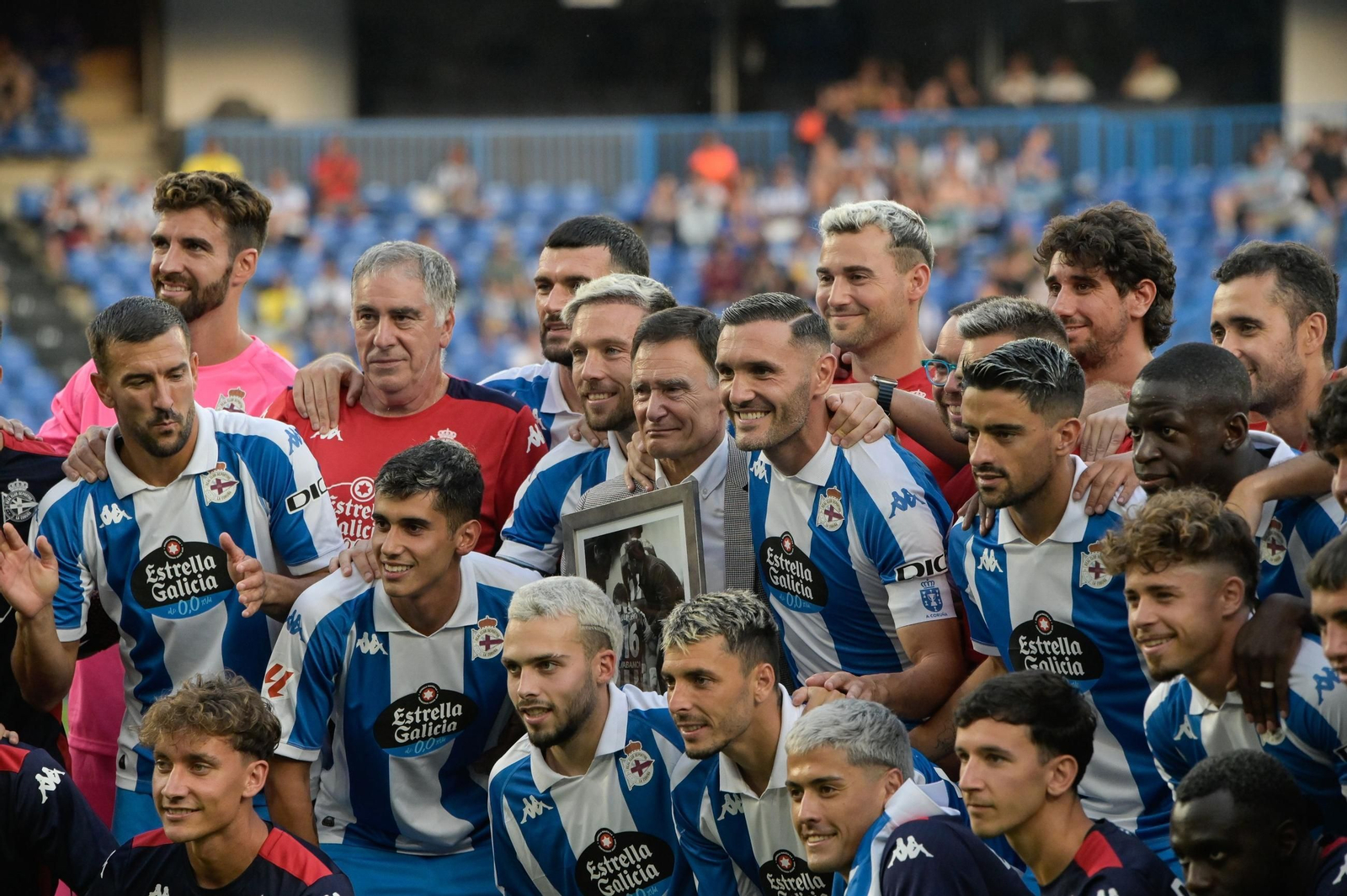 La plantilla blanquiazul en el Trofeo Teresa Herrera