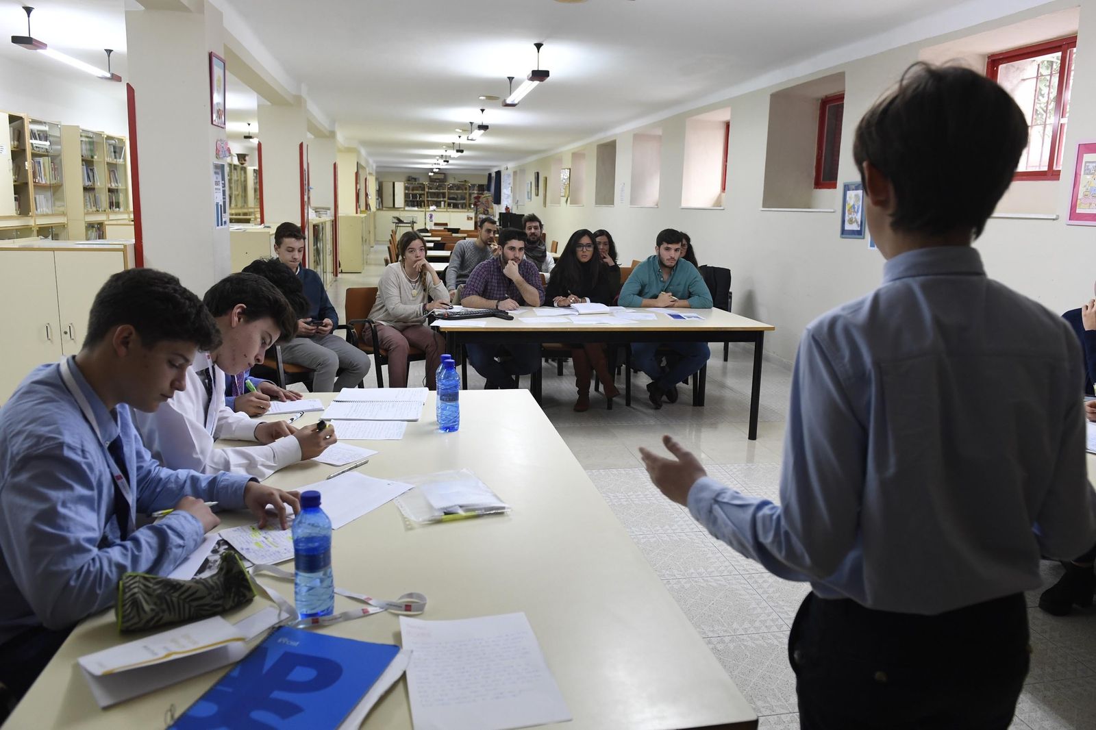 Uno de los alumnos participantes en el torneo durante su intervención.