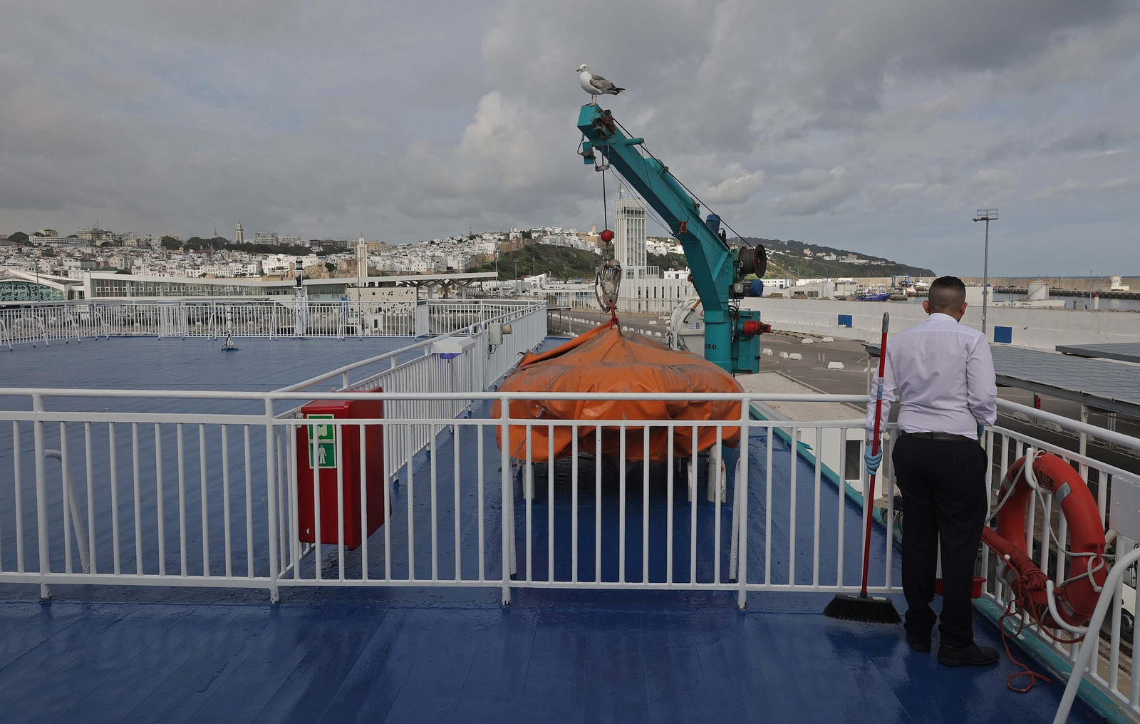 Así fue el primer viaje del 'Avemar Dos' entre Tarifa y Tánger con Baleària, en imágenes