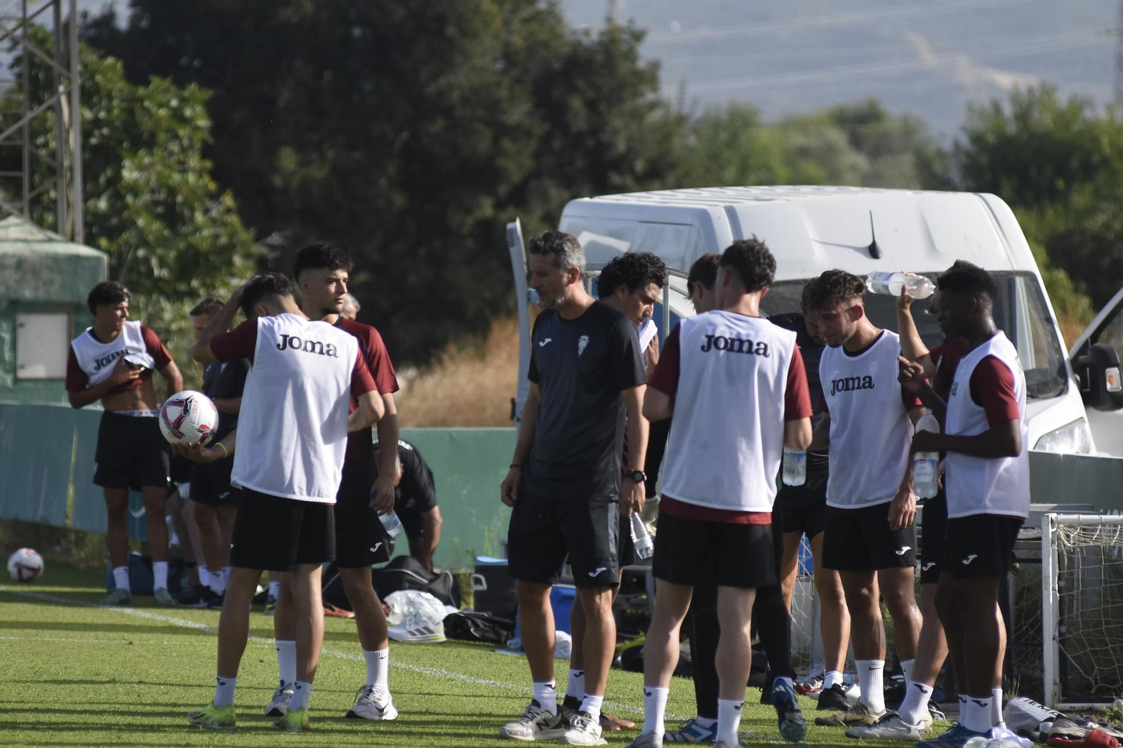 Las mejores fotos del partidillo entre el Córdoba CF y el Córdoba B en la Ciudad Deportiva