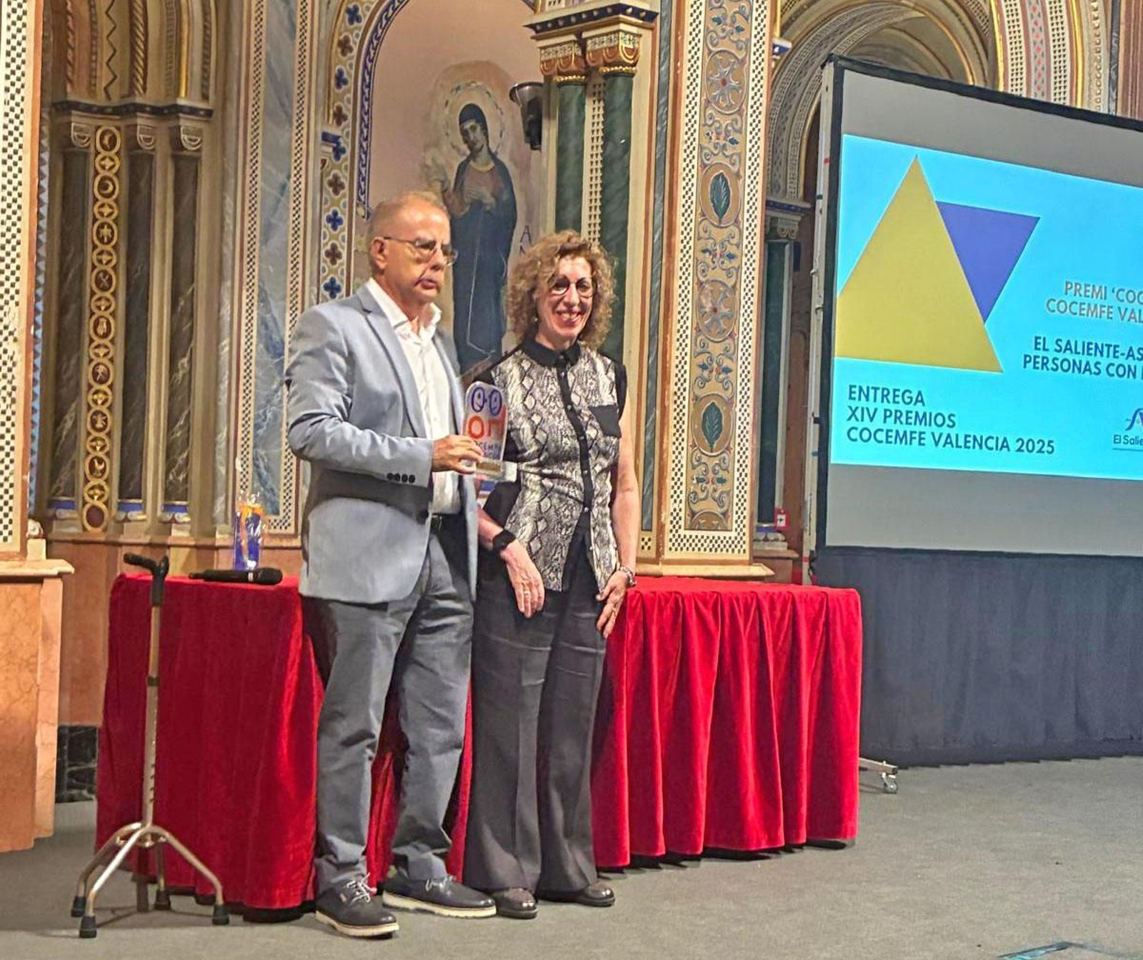 El presidente de la Asociación El Saliente recoge el galardón en un acto celebrado en Valencia