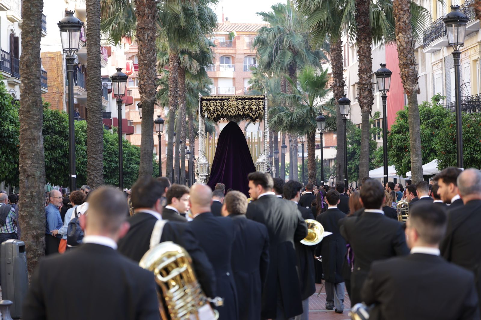 Imágenes de la Hermandad del Descendimiento en la Semana Santa de Huelva 2023