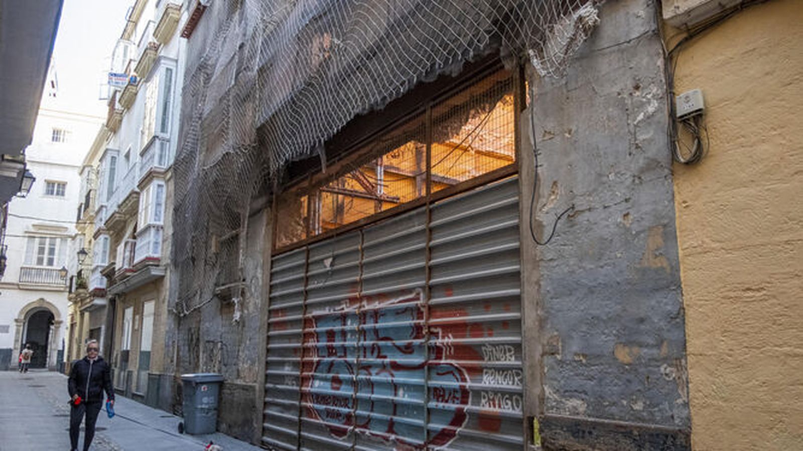 Fachada de la finca de Santiago, 11