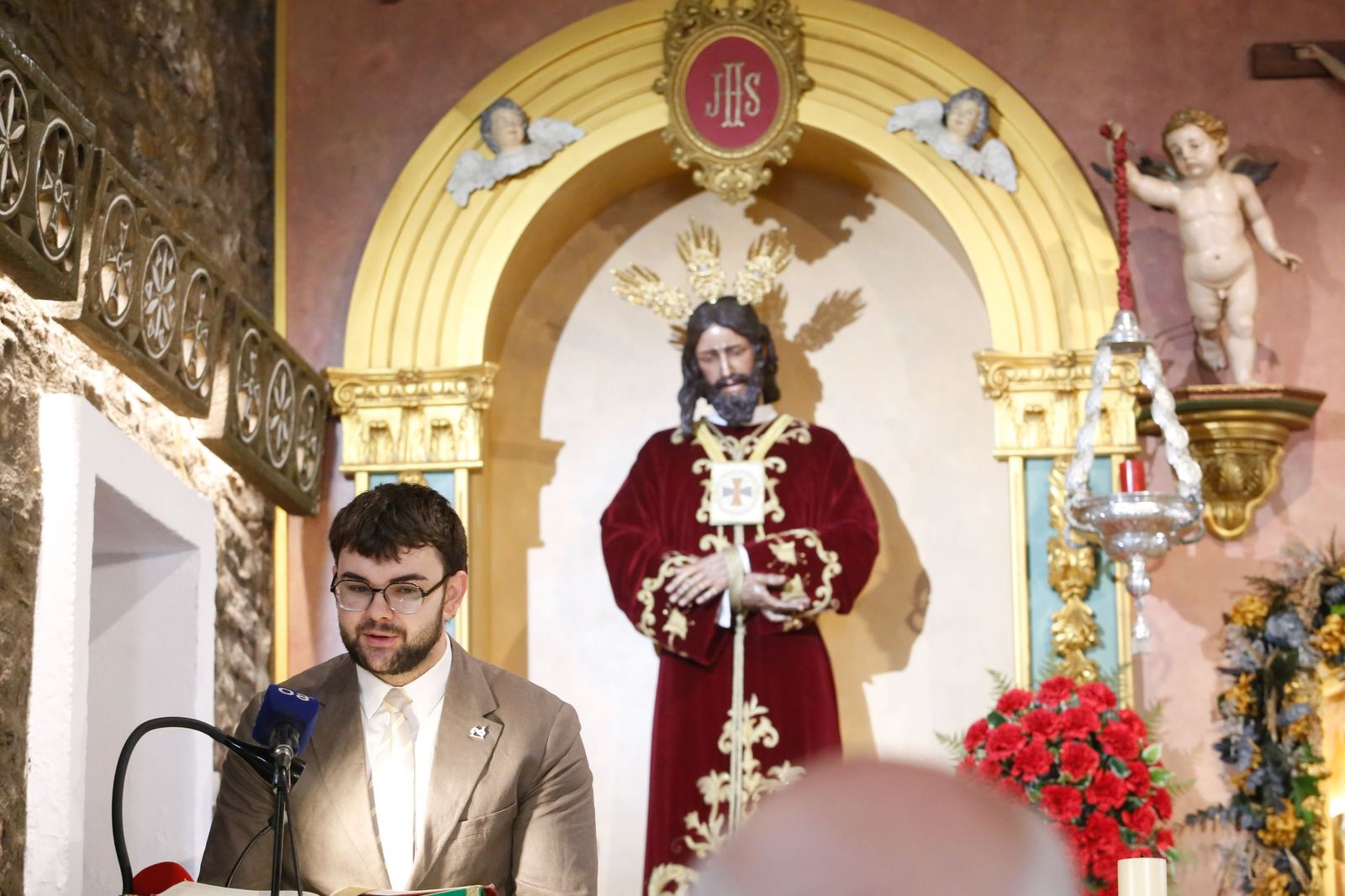 Las fotografías de la presentación del cartel de Valentín Rivera para la tertulia cofrade La Levantá