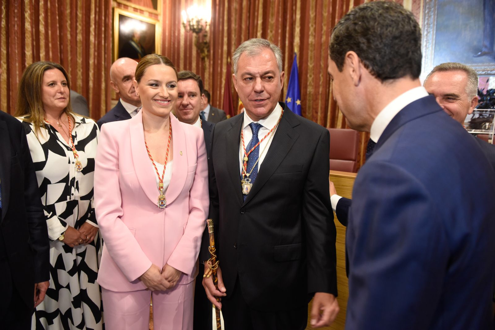 La investidura de José Luis Sanz como alcalde de Sevilla, en imágenes