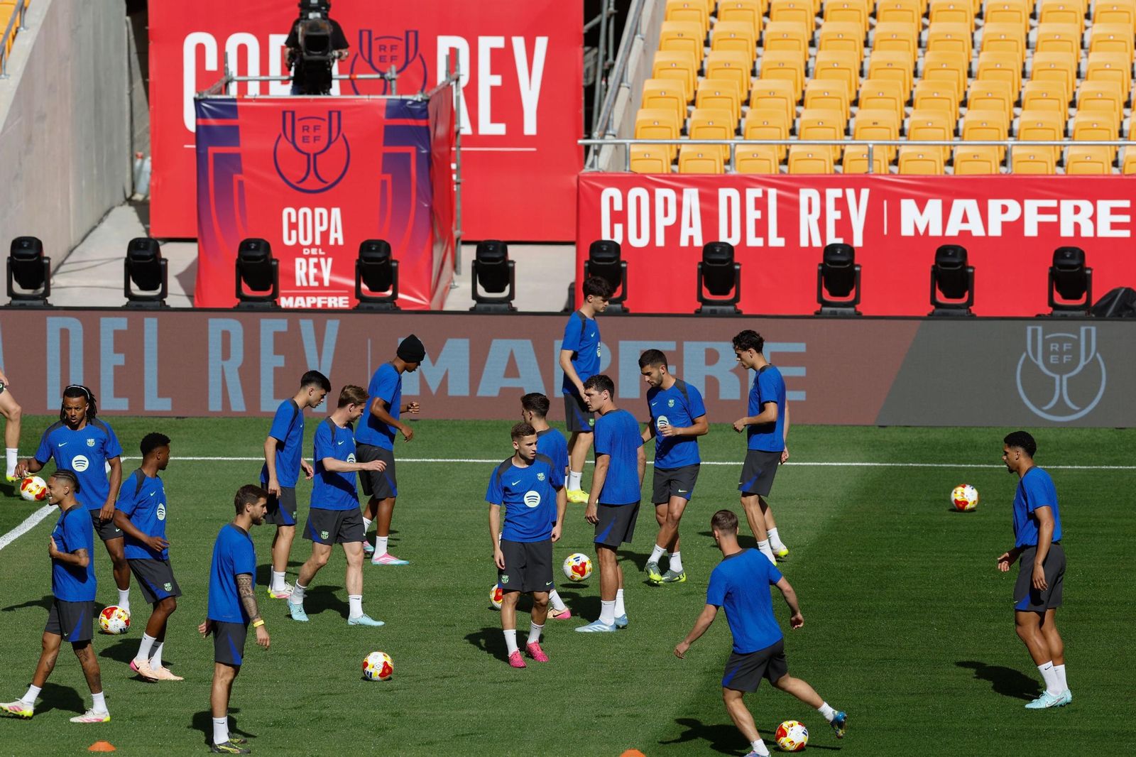 La fotos del día antes de la final de Copa Barcelona - Real Madrid