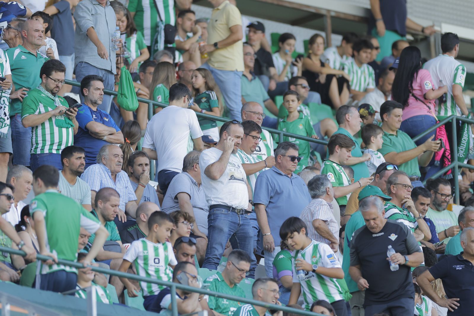 Búscate en la fotos del Betis-Sparta