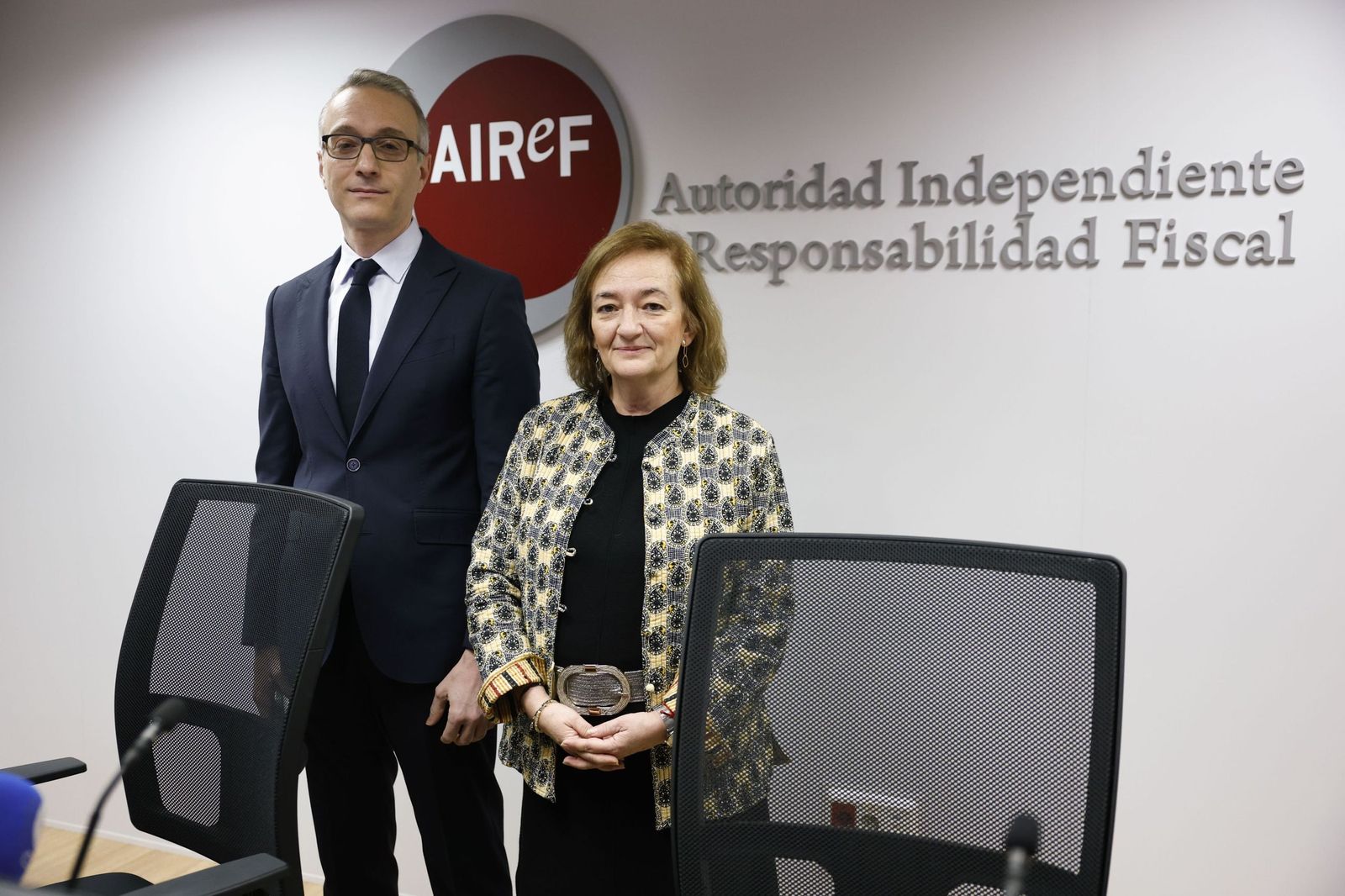 José María Casado, director de Análisis de Gasto Público, y Cristina Herrero, presidenta de la Airef