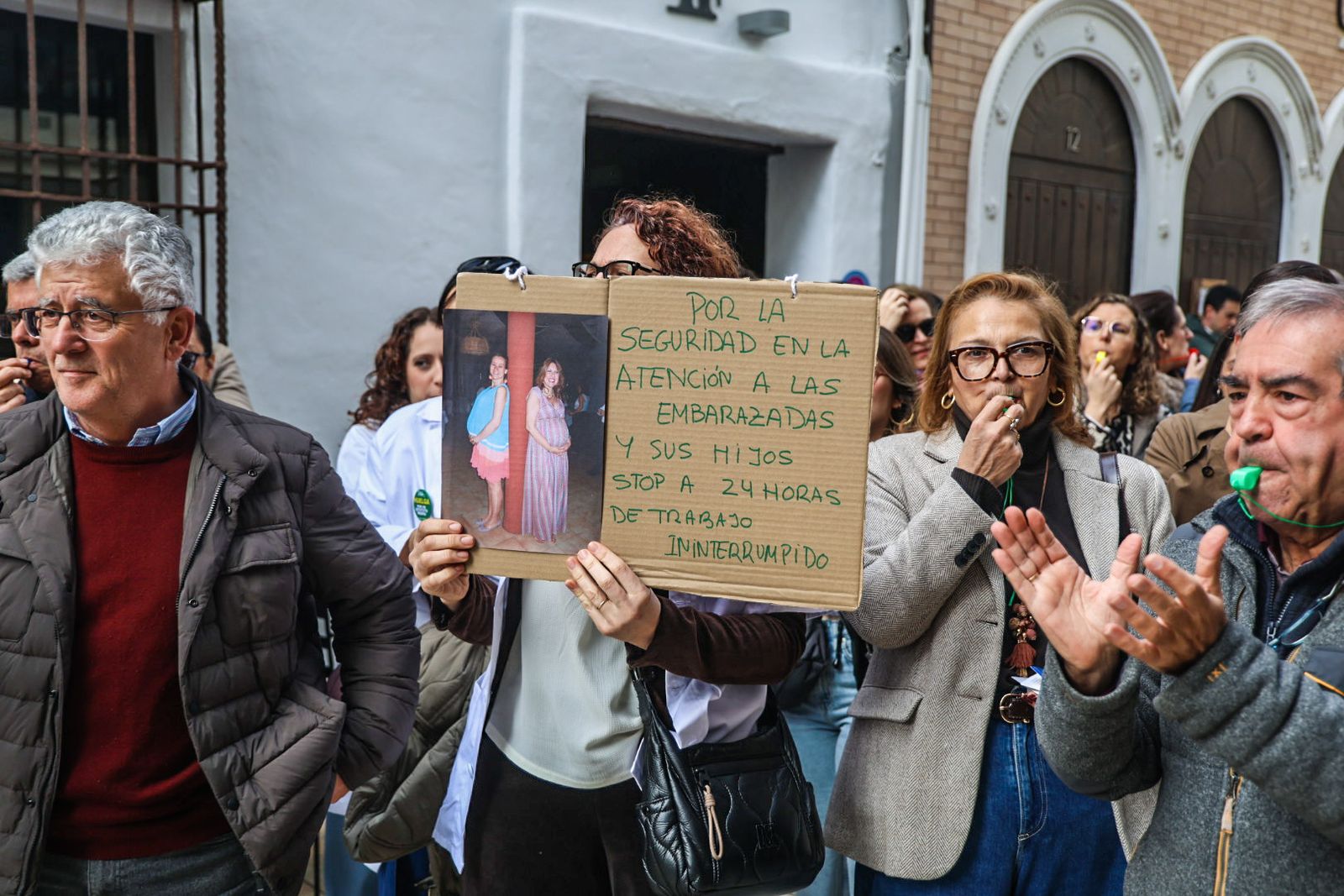 Fotografías de la concentración convocada por CESM por el nuevo Estatuto Marco del Sistema Nacional de Salud