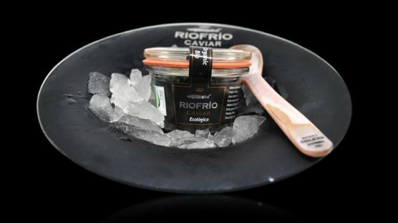 El caviar granadino de Riofrío y el champagne Dom Pérignon, el maridaje perfecto para esta Navidad