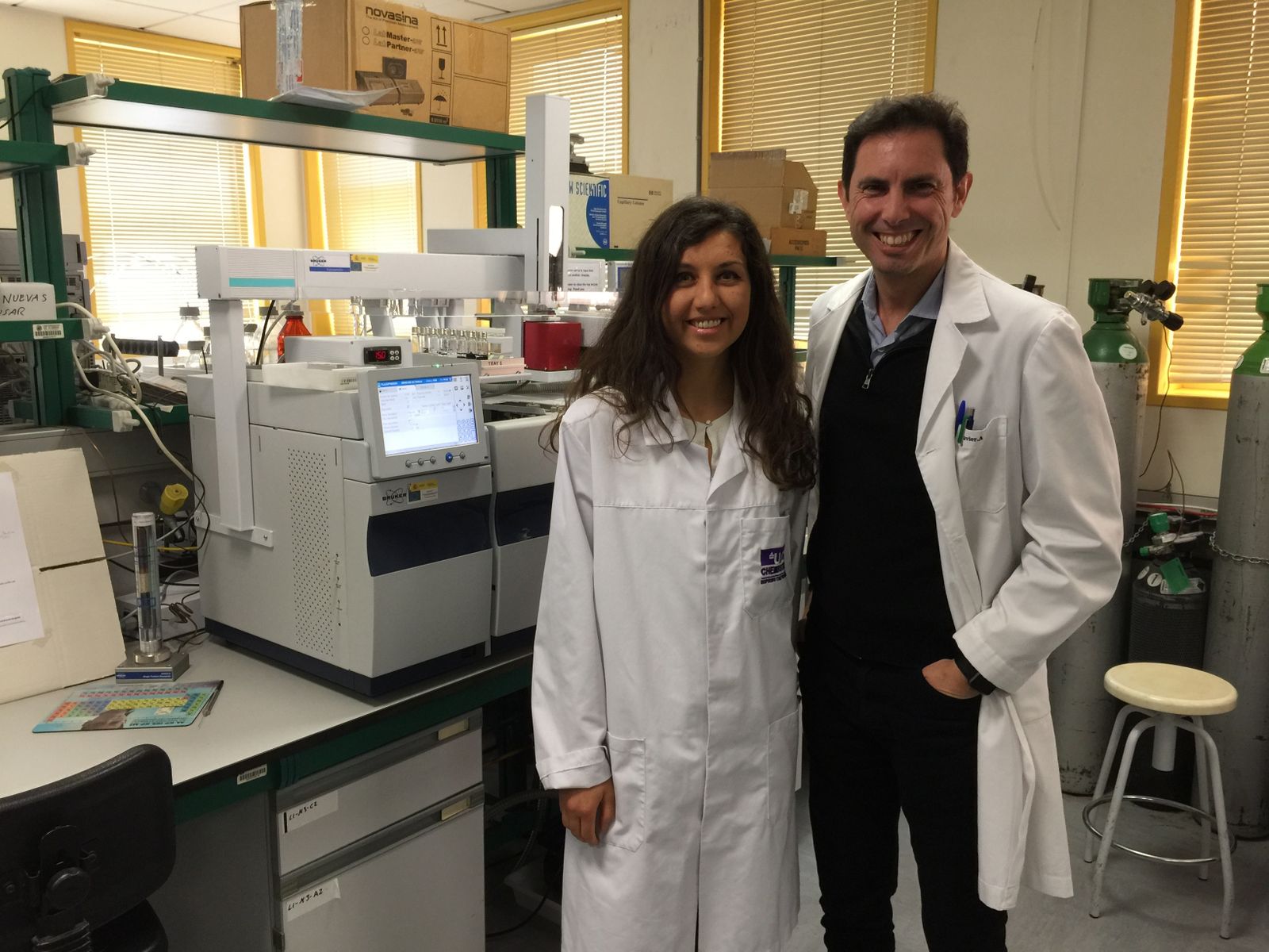 Los coautores del trabajo Simona Gherghel y Javier Arrebola.