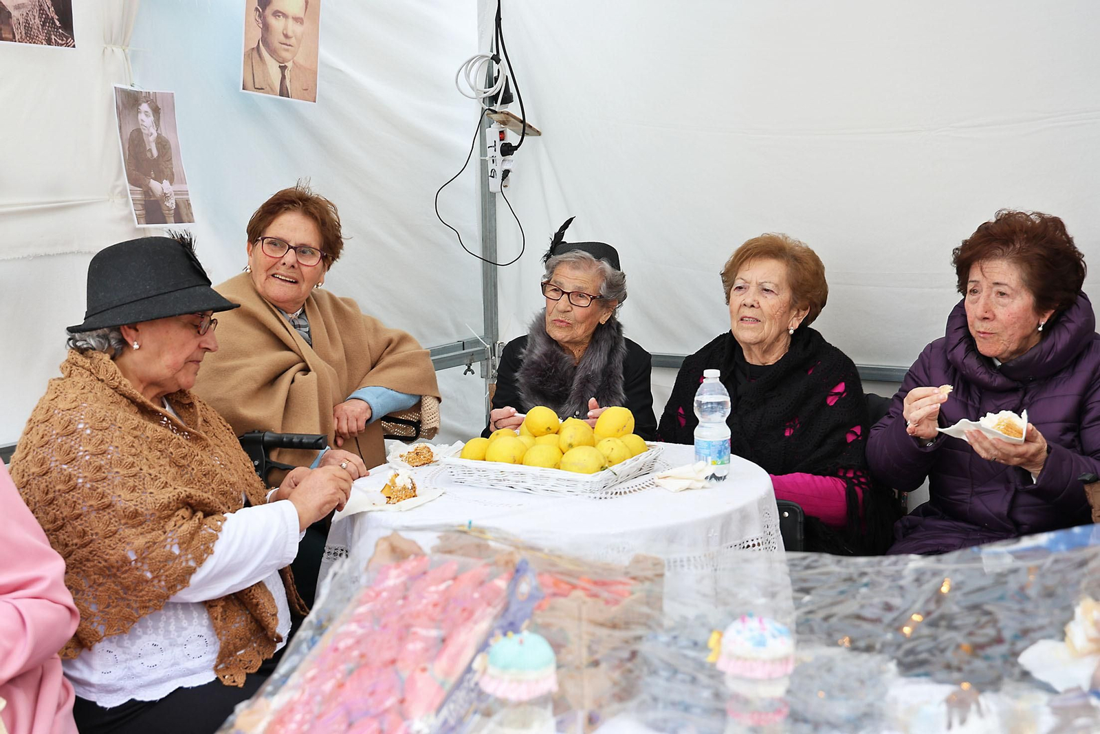 Imágenes del ambiente en la Feria de Época 1900 de Moguer